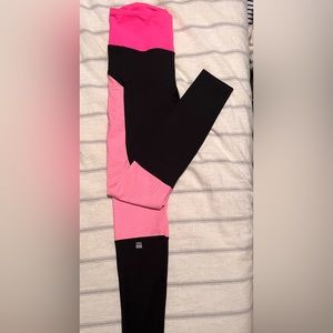 Victoria’s Secret VSX Sport knockout leggings